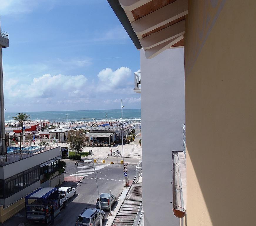Hotel Lido Inn Lido di Camaiore Habitación foto